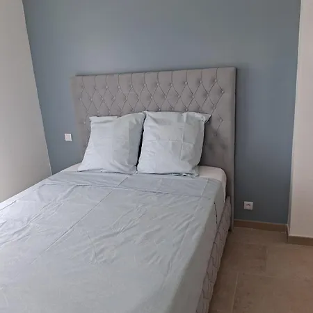 Dom wakacyjny Lady Rose Nimes, House For 14 People Caissargues