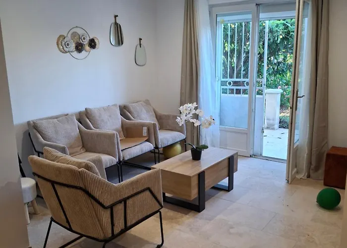 Lady Rose Nimes Special Offer For Business Travelers Large 7 Bedroom House And 7 Bathrooms *