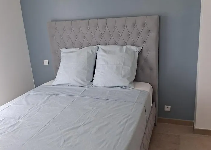 Casa de Férias Lady Rose Nimes Special Offer For Business Travelers Large 7 Bedroom House And 7 Bathrooms Caissargues