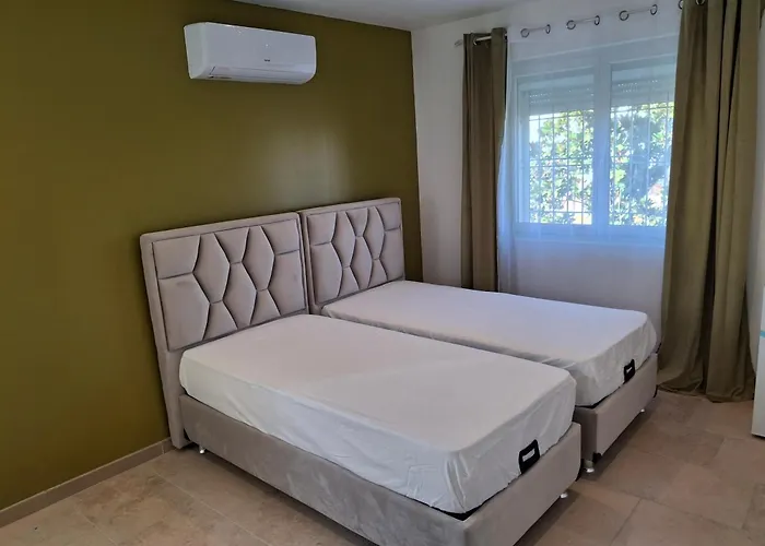 Lady Rose Nimes Special Offer For Business Travelers Large 7 Bedroom House And 7 Bathrooms