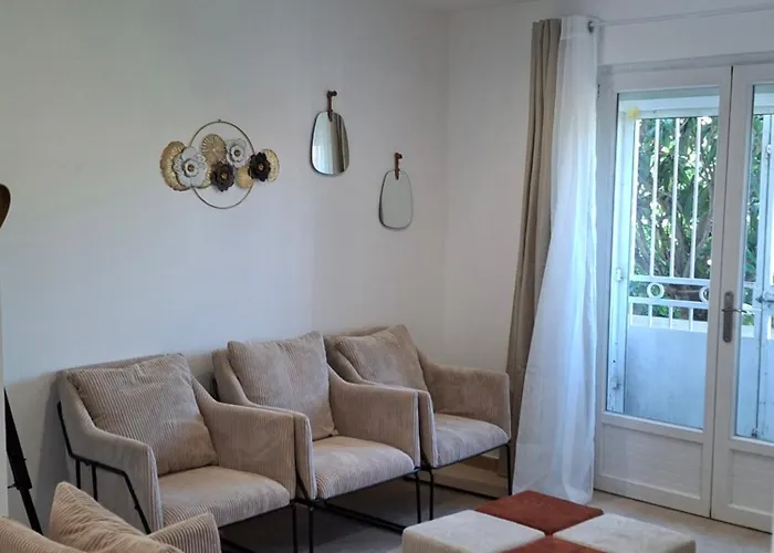 Lady Rose Nimes Special Offer For Business Travelers Large 7 Bedroom House And 7 Bathrooms *